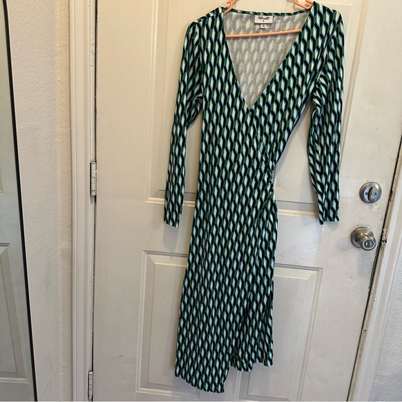 Diane Von Furstenberg Green Geometric Wrap Dress - Picture 2 of 3